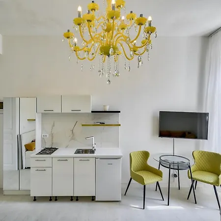 Collins Amethyst Center Appartement Pula