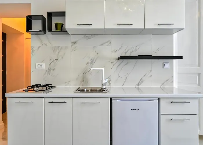 Collins Amethyst Center アパート