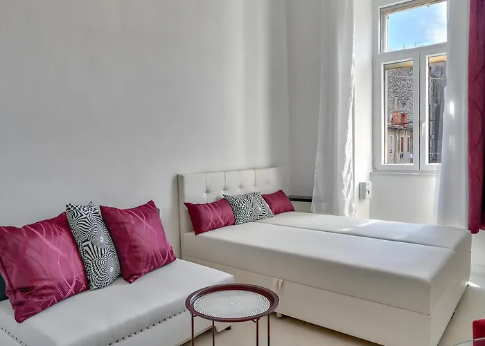 Collins Amethyst Center * プーラ