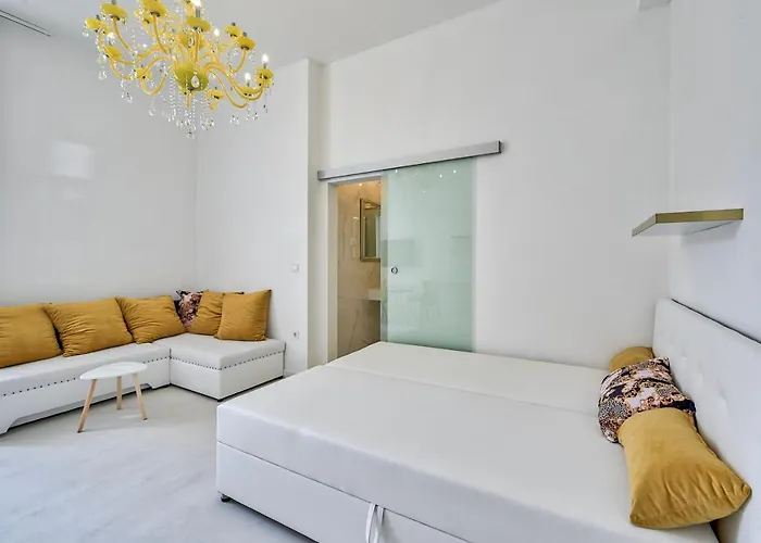 Collins Amethyst Center