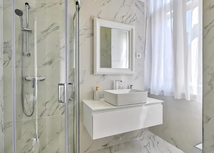 アパート Collins Amethyst Center