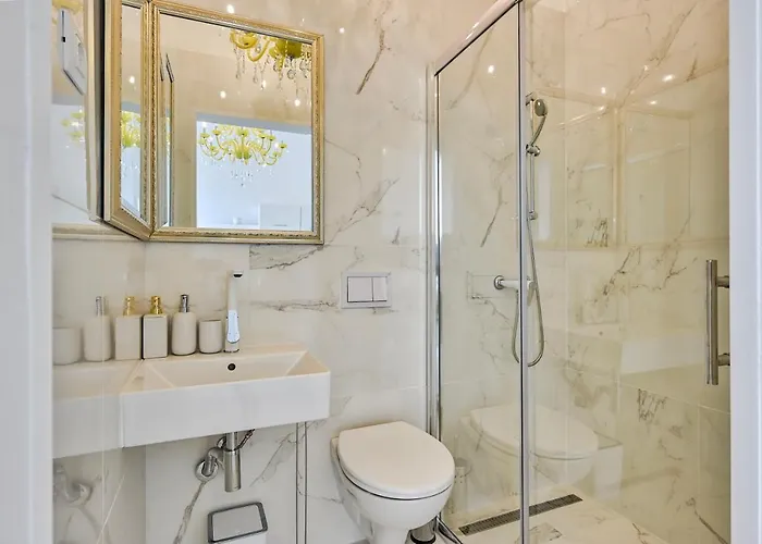 Collins Amethyst Center プーラ