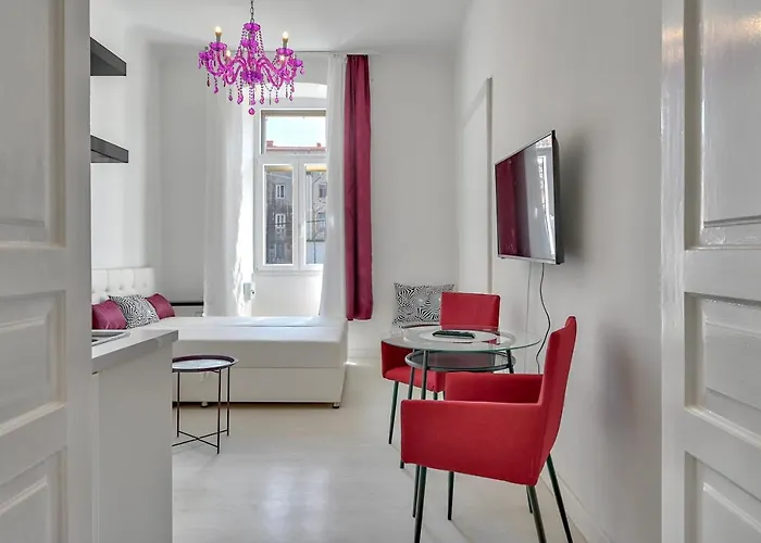 アパート Collins Amethyst Center プーラ