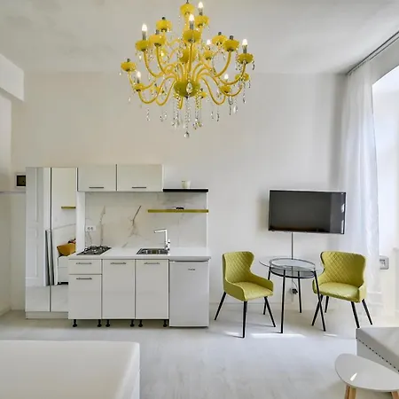 Collins Amethyst Center Lägenhet