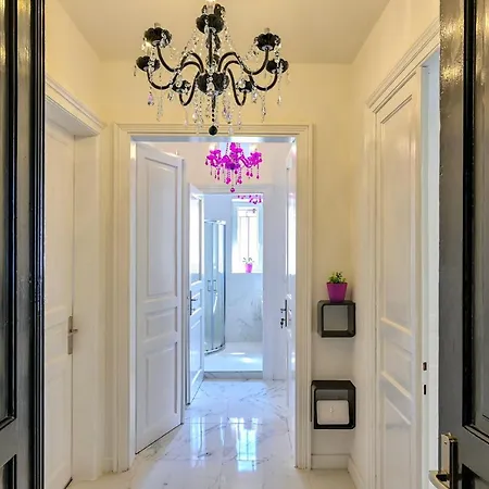 Collins Amethyst Center Lägenhet *