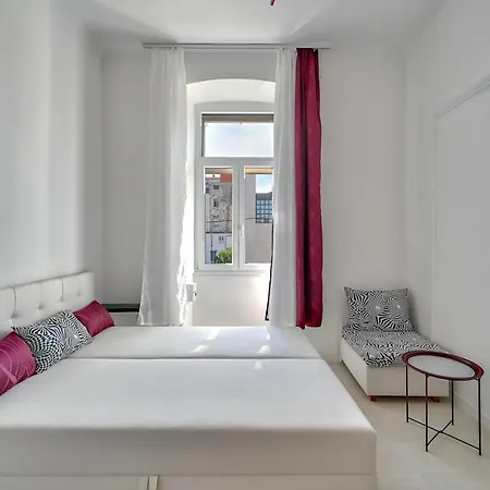 Collins Amethyst Center Lägenhet *