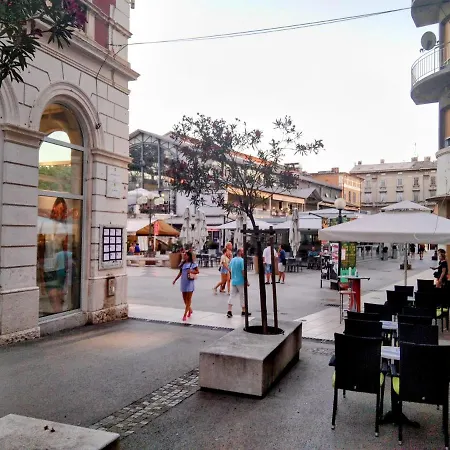 Collins Amethyst Center 公寓 普拉